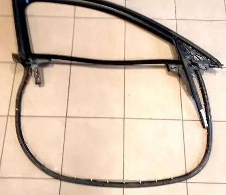 Audi A8 S8 D3 4E Front door window/glass frame 4E0837608D