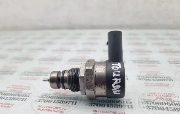 Volkswagen Touran II Fuel pressure sensor 057130764H