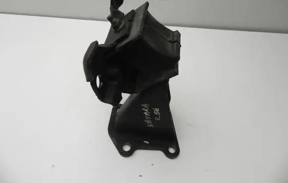 Nissan Navara D40 Engine mounting bracket 11220EB300 MB1122