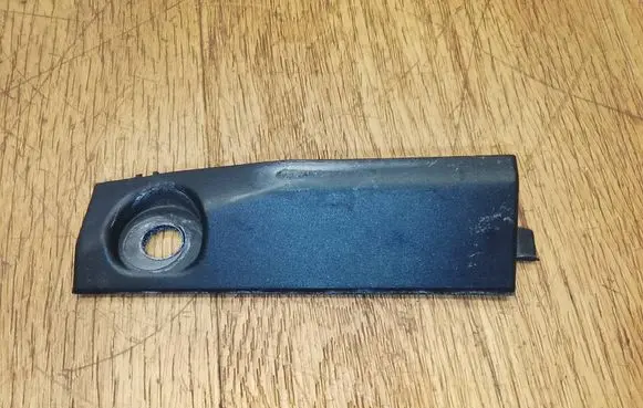 Porsche Macan (95B) Fender mounting bracket 95B823417L