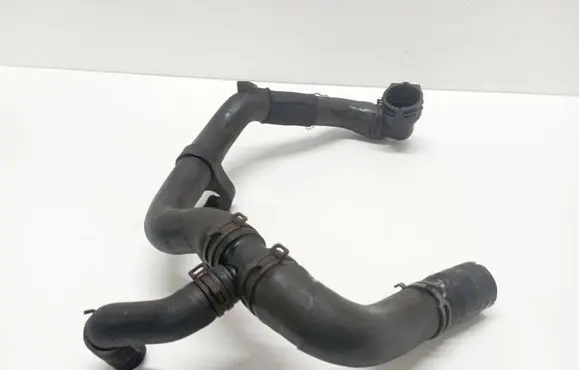 Volkswagen PASSAT B7 Engine coolant pipe/hose 3AA122051A 124610U