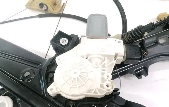 BMW 5 GT F07 Front door window regulator motor 72481720