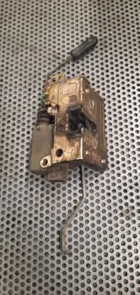 Renault Master II Front door lock 240698A