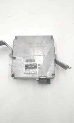 Toyota Avensis T220 Engine control unit/module 8966105210