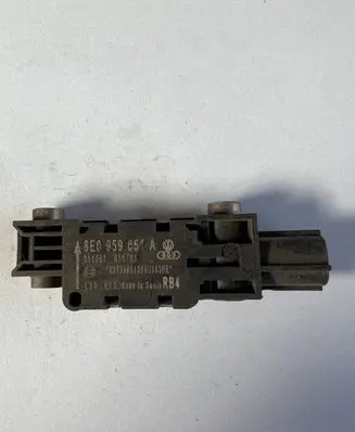Audi A4 S4 B6 8E 8H Airbag deployment crash/impact sensor 8E0959651A 050705 011151