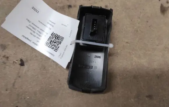 Opel Signum Electric window control switch 24453571 687833988 09185958