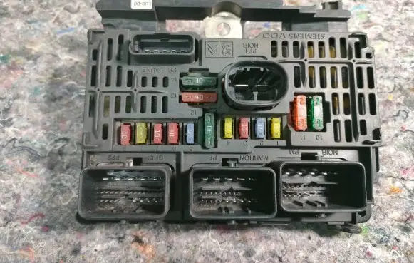 Citroen C6 Fuse module 9658070980 S118983009A BSML0900