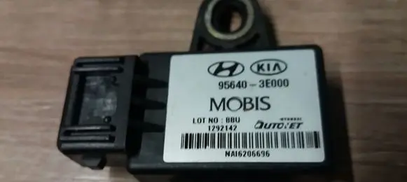 KIA Sorento ESP acceleration yaw rate sensor 956403E000