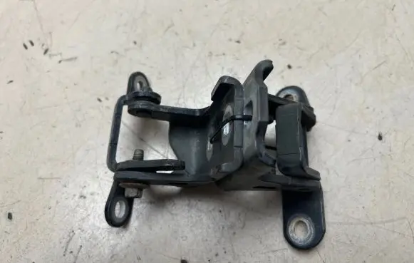 Rear door hinge set