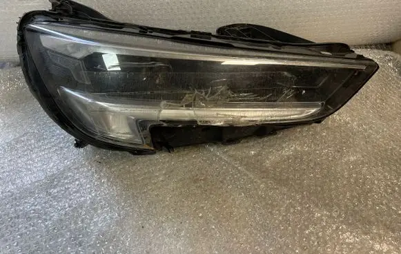 Opel Insignia B Headlight/headlamp 39136836 98898169