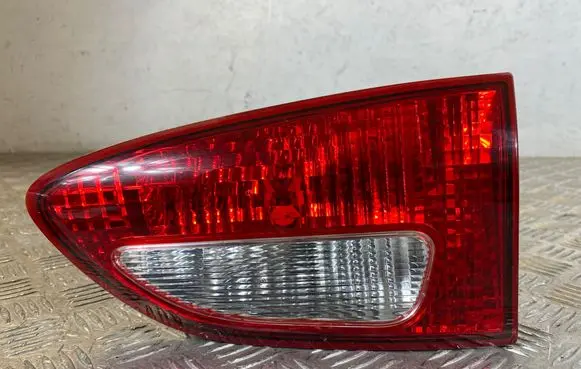 Subaru B9 Tribeca Tailgate rear/tail lights