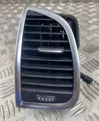 Audi Q7 4L Dashboard side air vent grill/cover trim 4L0820901