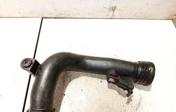 Volkswagen PASSAT B6 Intercooler hose/pipe 1k0145762 1k0145770b