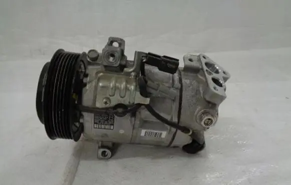 Renault Kadjar Air conditioning (A/C) compressor (pump) 926004EB0A