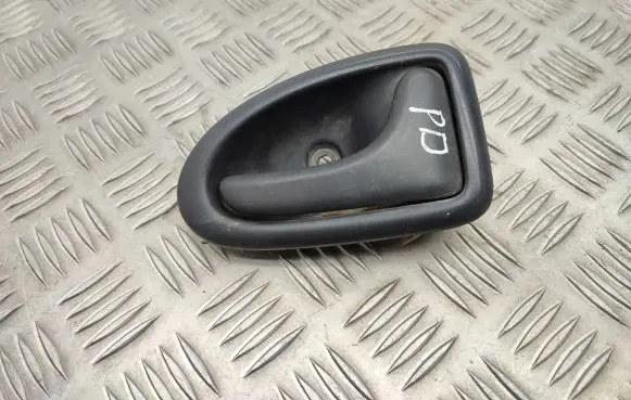 Opel Vivaro Front door interior handle 8200028995