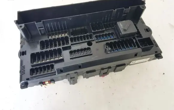 BMW 5 GT F07 Fuse box set 921086101 9252815-01