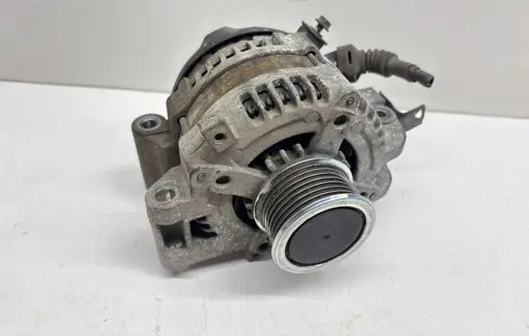 Toyota Avensis T250 Generator/alternator 0986049970 0986XL0667