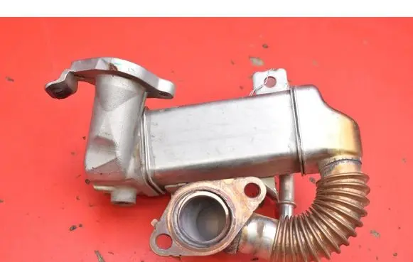Nissan X-Trail T32 EGR valve cooler 147350678R