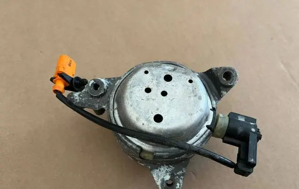 Audi A8 S8 D4 4H Gearbox mount 4H0399152AT