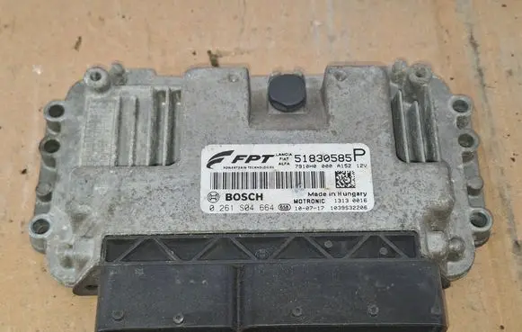 Alfa Romeo Mito Engine control unit/module 51830585 1039S32206 0261S04664