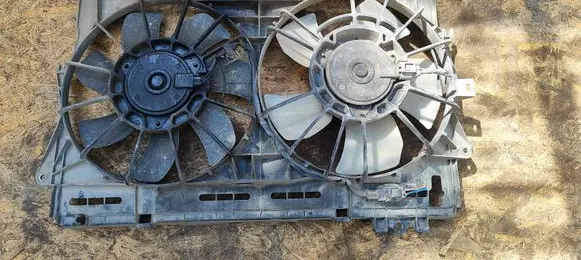 Toyota Corolla Verso AR10 Fan set 4227502520