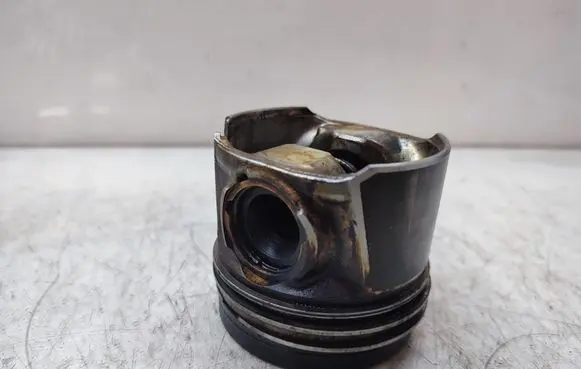 Mercedes-Benz E W212 Piston 