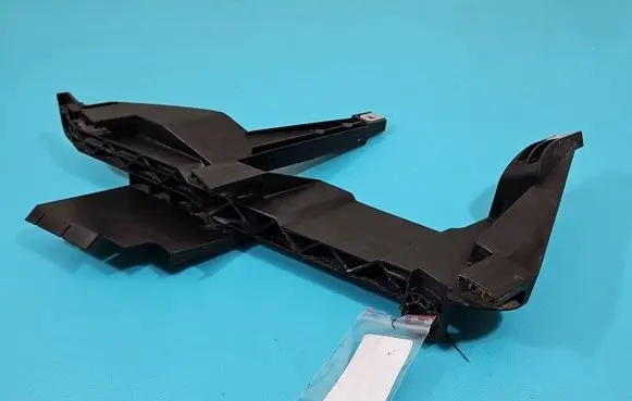 Headlight/headlamp mounting bracket