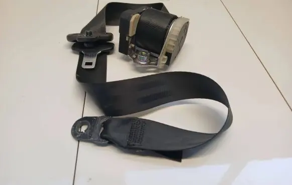 Ford Focus Front seatbelt 65601 040673