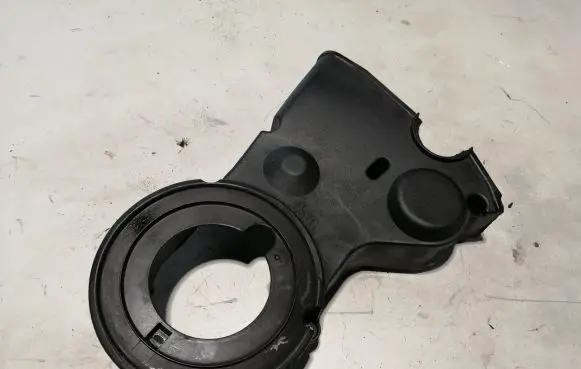 Volkswagen PASSAT B8 Timing belt guard (cover) 04L109147D