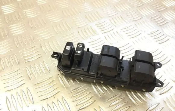 Toyota Land Cruiser (J150) Electric window control switch 515220 515758