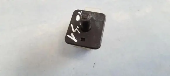Mercedes-Benz C W202 Front door sensor 2028209410