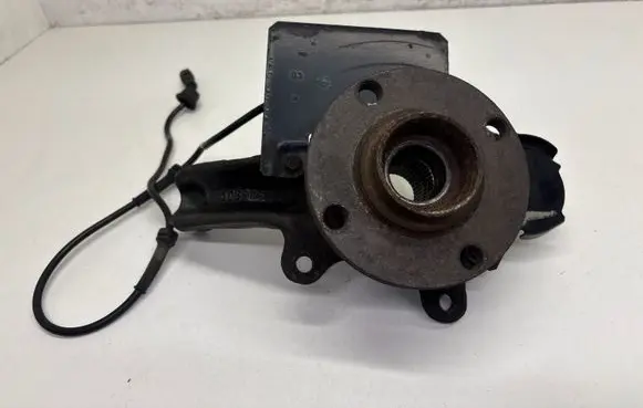 Audi Cabriolet B3 8G Front wheel hub 895258L