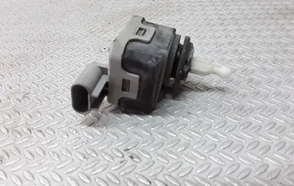Opel Astra G Headlight level adjustment motor 90590665