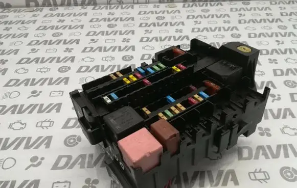 Renault Laguna III Fuse module 8200393836 8200393836--D 8200393836D