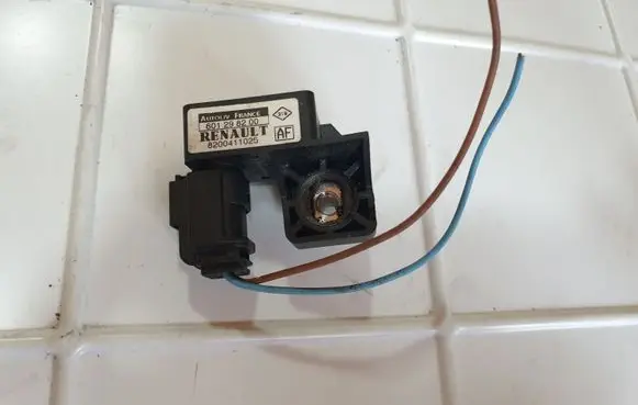 Renault Scenic II - Grand scenic II Airbag deployment crash/impact sensor 8200411025