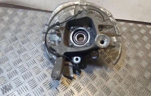 BMW 5 F10 F11 Rear wheel hub 6793770