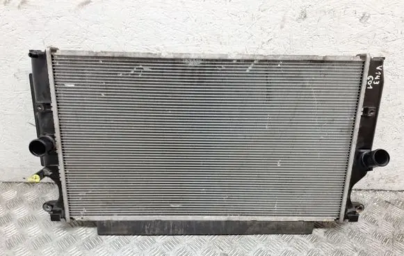 Toyota Verso Coolant radiator 164000R030 DT4221343081