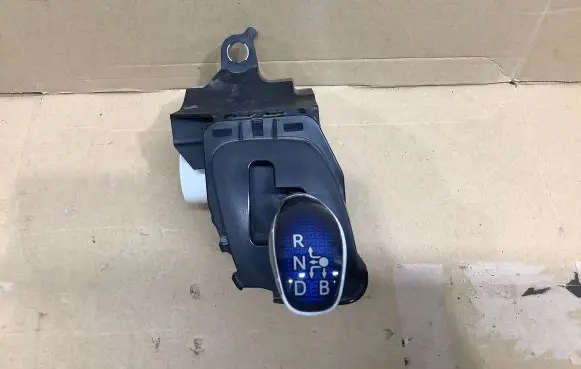 Toyota Prius+ (ZVW40) Gear selector 75G616LHD