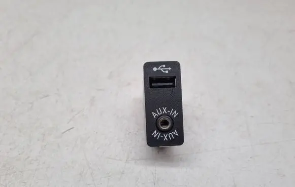 BMW X3 F25 AUX in-socket connector 9237653