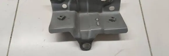 Renault Clio V Fender mounting bracket 663514389R