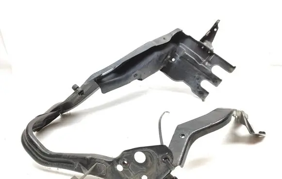Headlight/headlamp mounting bracket