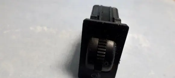 Toyota Avensis T250 Headlight level height control switch