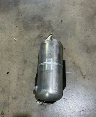 Audi Q7 4L Air suspension tank/reservoir 7L0616202A