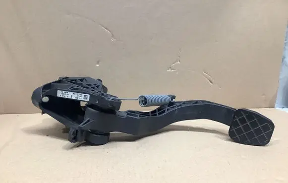 Audi A1 Clutch pedal 6R1721059T 6R0721117B