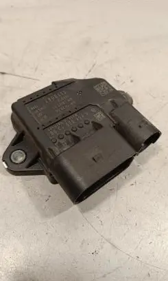 Glow plug pre-heat relay
