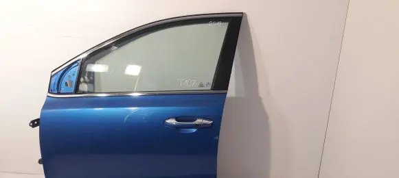 KIA Sportage Front door