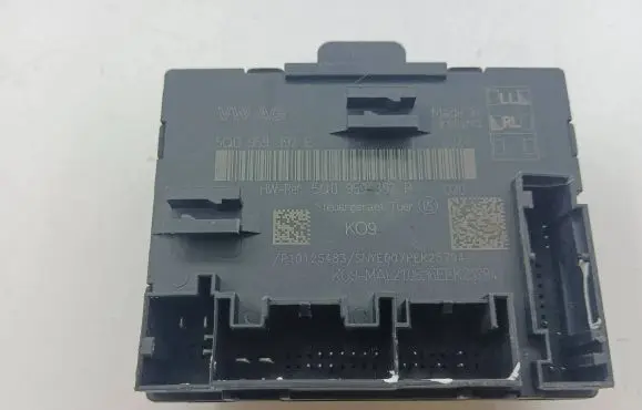 Volkswagen PASSAT B8 Door control unit/module 5Q0959392E