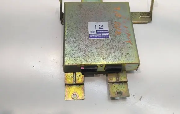 Nissan Sunny Engine control unit/module 2371066C00 A93B71 893871565