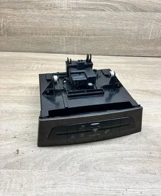 Mercedes-Benz E W211 Hazard light switch A2116800552