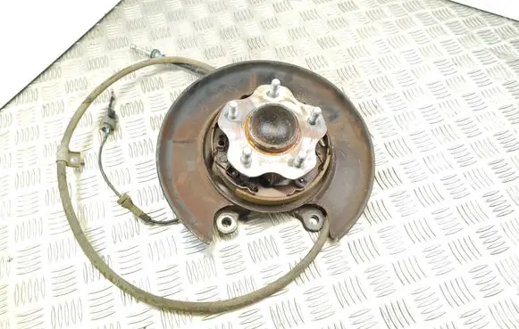 Nissan Juke I F15 Rear wheel hub